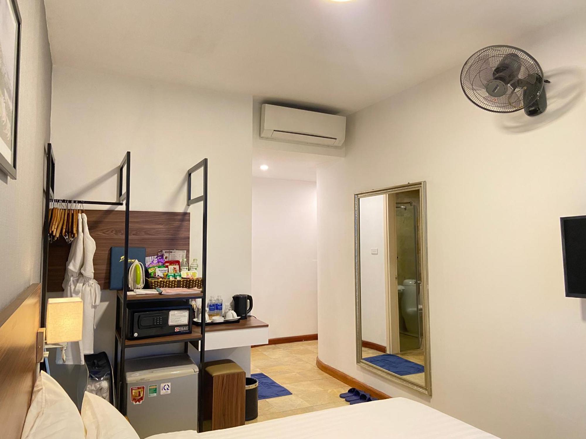 A25 Hotel - 12 Ngô Sỹ Liên Hanoï Extérieur photo